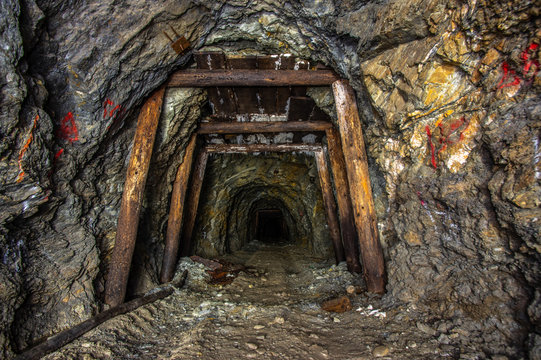 attachments/Goliath_tunnel_entrance.jpg|500